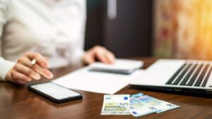 How Paycheck City Can Simplify Your Budgeting Process